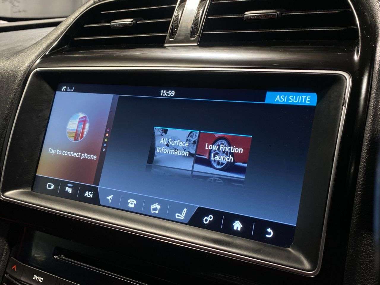 2017 JAGUAR F-PACE 2017 JAGUAR F-PACE