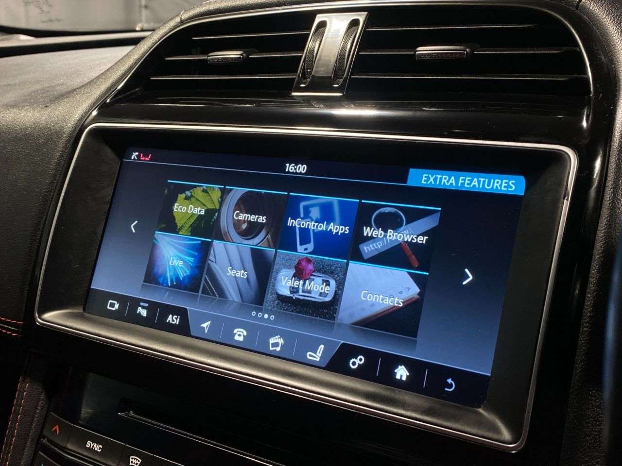 2017 JAGUAR F-PACE 2017 JAGUAR F-PACE