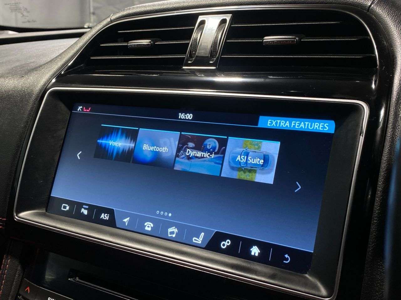 2017 JAGUAR F-PACE 2017 JAGUAR F-PACE