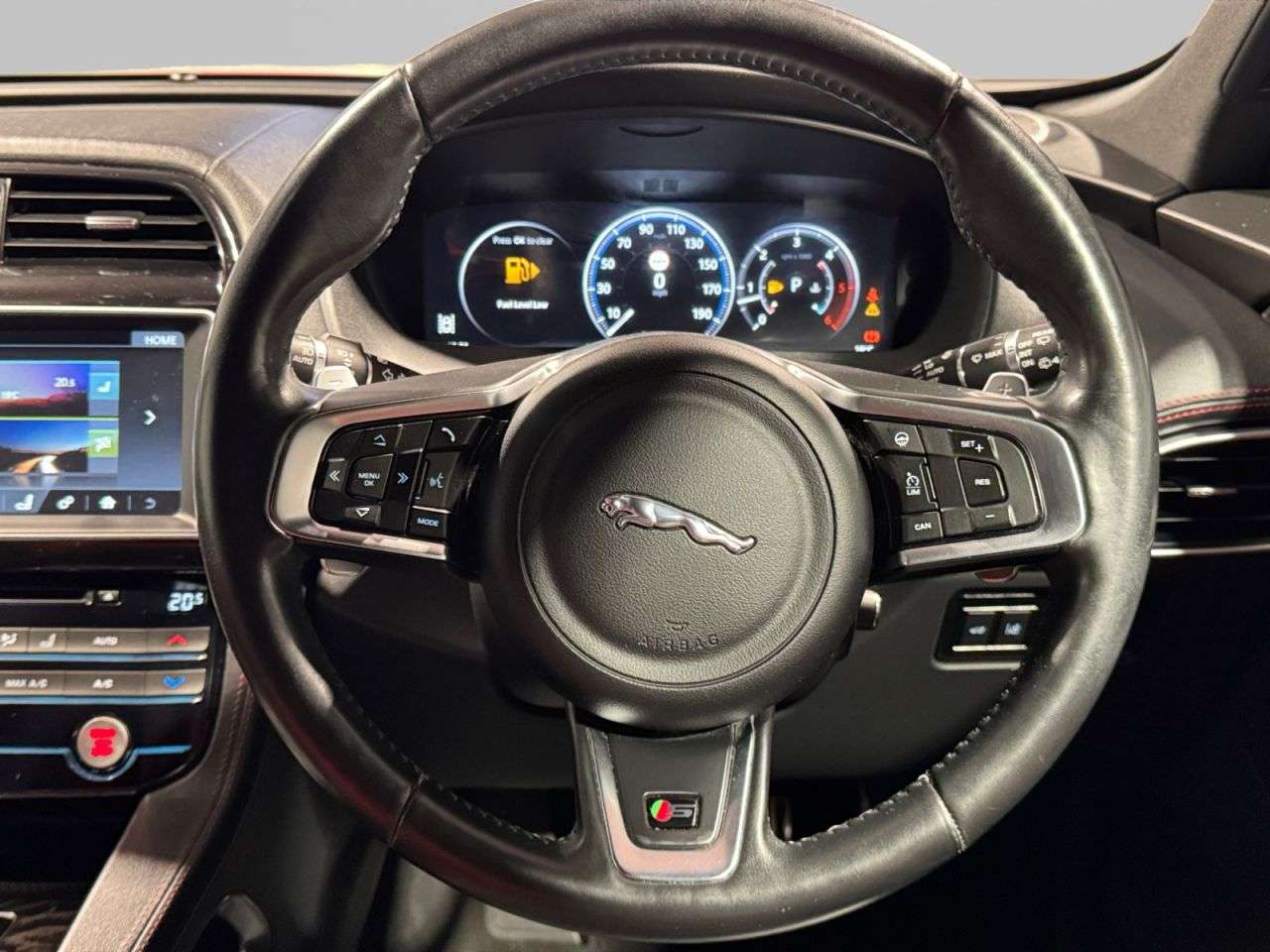 2017 JAGUAR F-PACE 2017 JAGUAR F-PACE