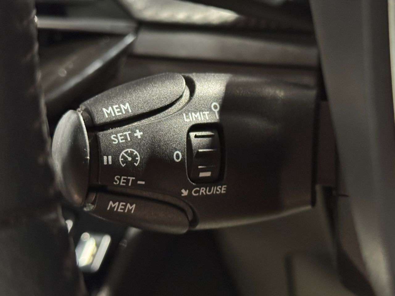 2020 PEUGEOT E-208 2020 PEUGEOT E-208