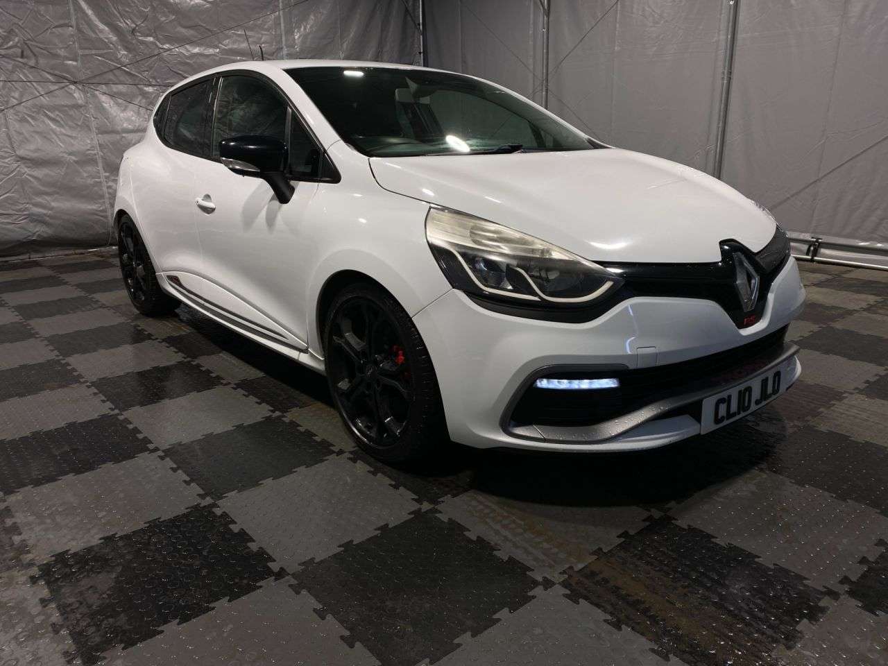 A 2015 RENAULT CLIO 1.6 TCe Renaultsport Nav Trophy Hatchback 5dr Petrol Auto Euro 6 (s/s) (220 A 2015 RENAULT CLIO 1.6 TCe Renaultsport Nav Trophy Hatchback 5dr Petrol Auto Euro 6 (s/s) (220
