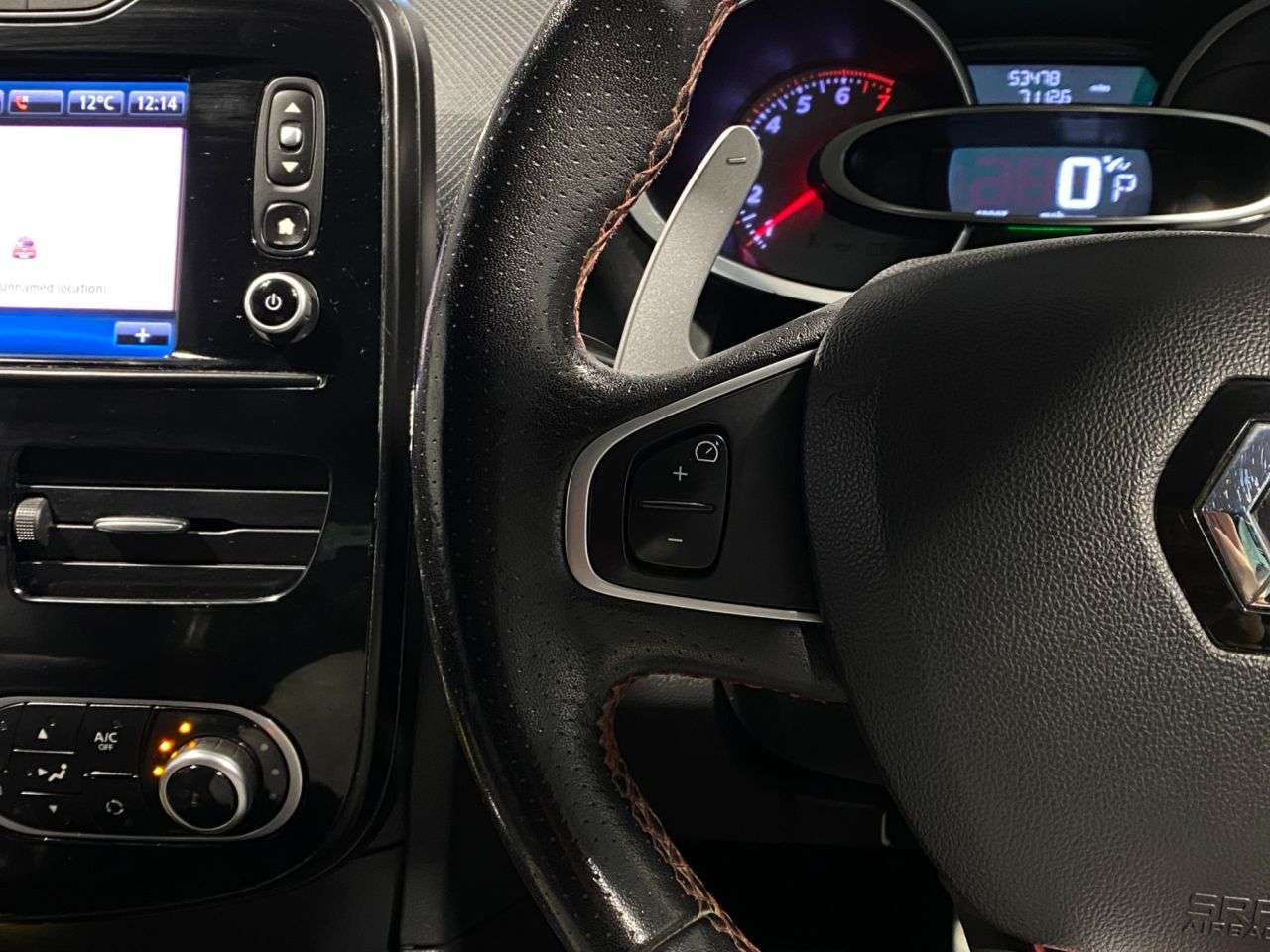 2015 RENAULT CLIO 2015 RENAULT CLIO