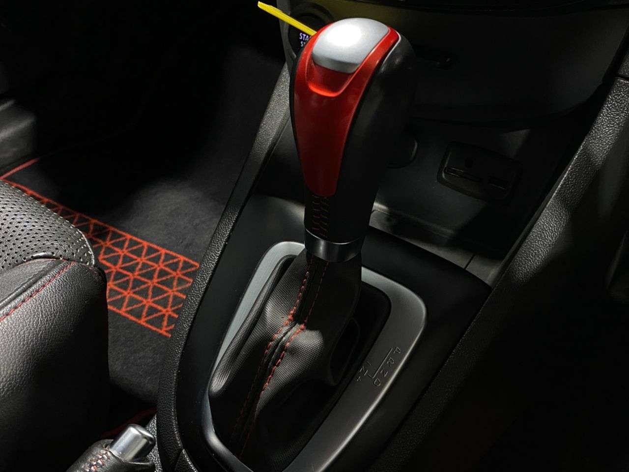 2015 RENAULT CLIO 2015 RENAULT CLIO