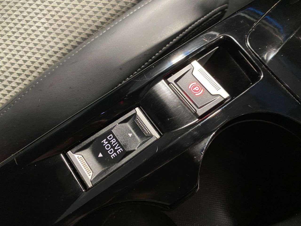 2020 PEUGEOT E-2008 2020 PEUGEOT E-2008