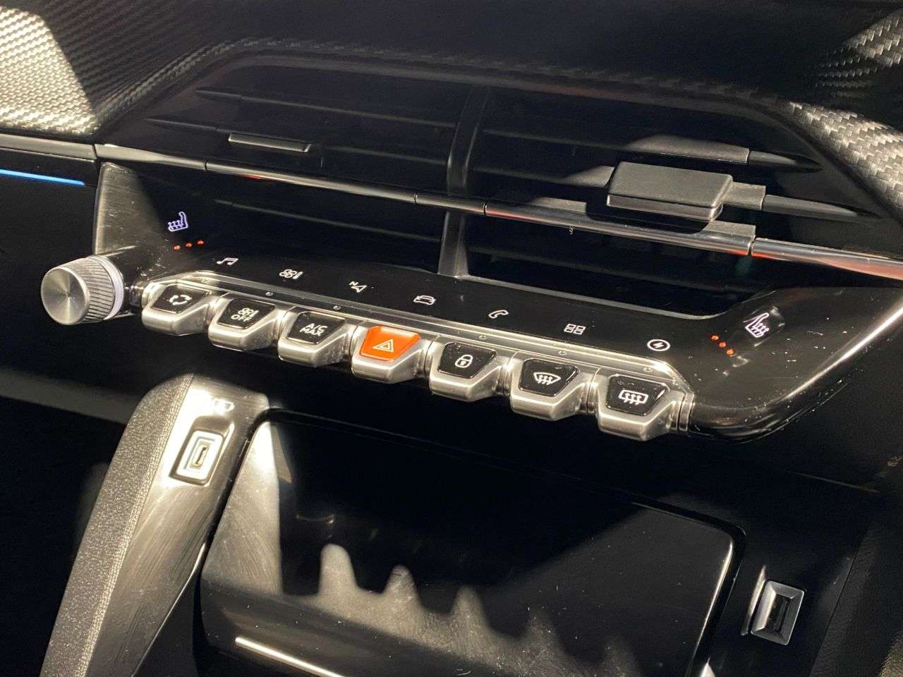 2020 PEUGEOT E-2008 2020 PEUGEOT E-2008