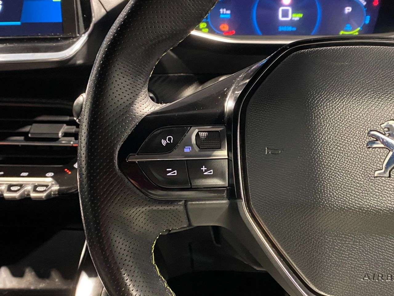 2020 PEUGEOT E-2008 2020 PEUGEOT E-2008