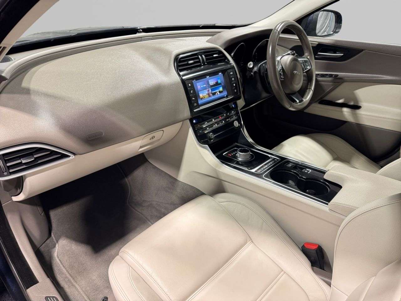 2015 JAGUAR XE 2015 JAGUAR XE