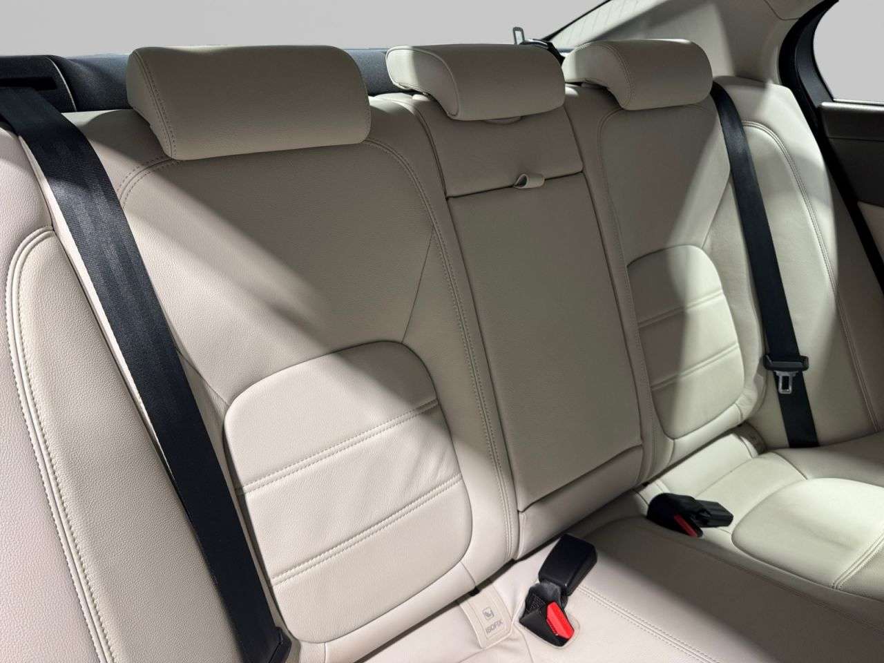 2015 JAGUAR XE 2015 JAGUAR XE