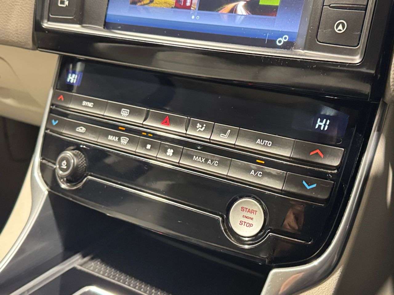 2015 JAGUAR XE 2015 JAGUAR XE