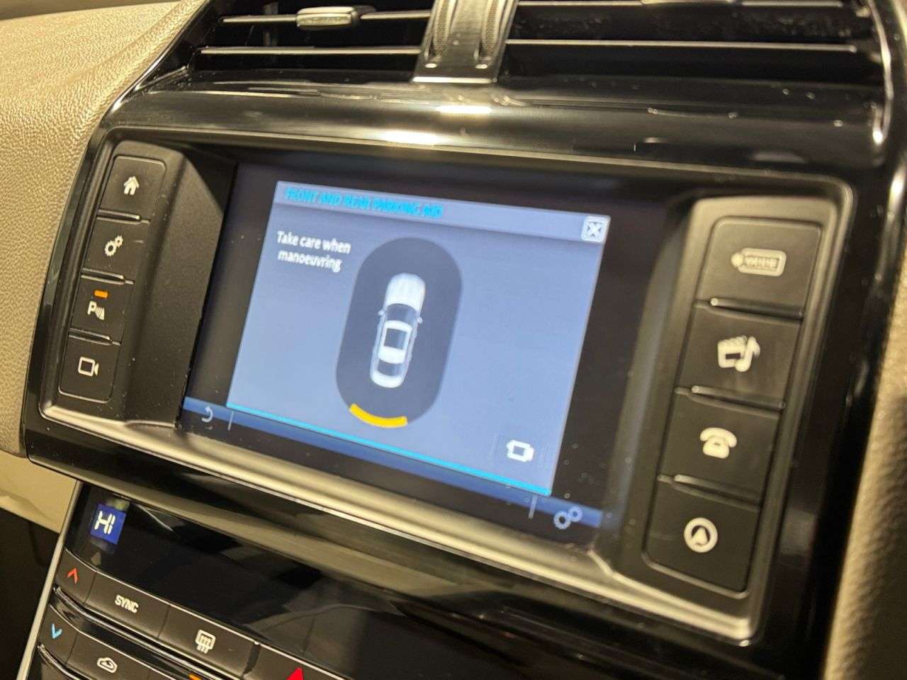 2015 JAGUAR XE 2015 JAGUAR XE