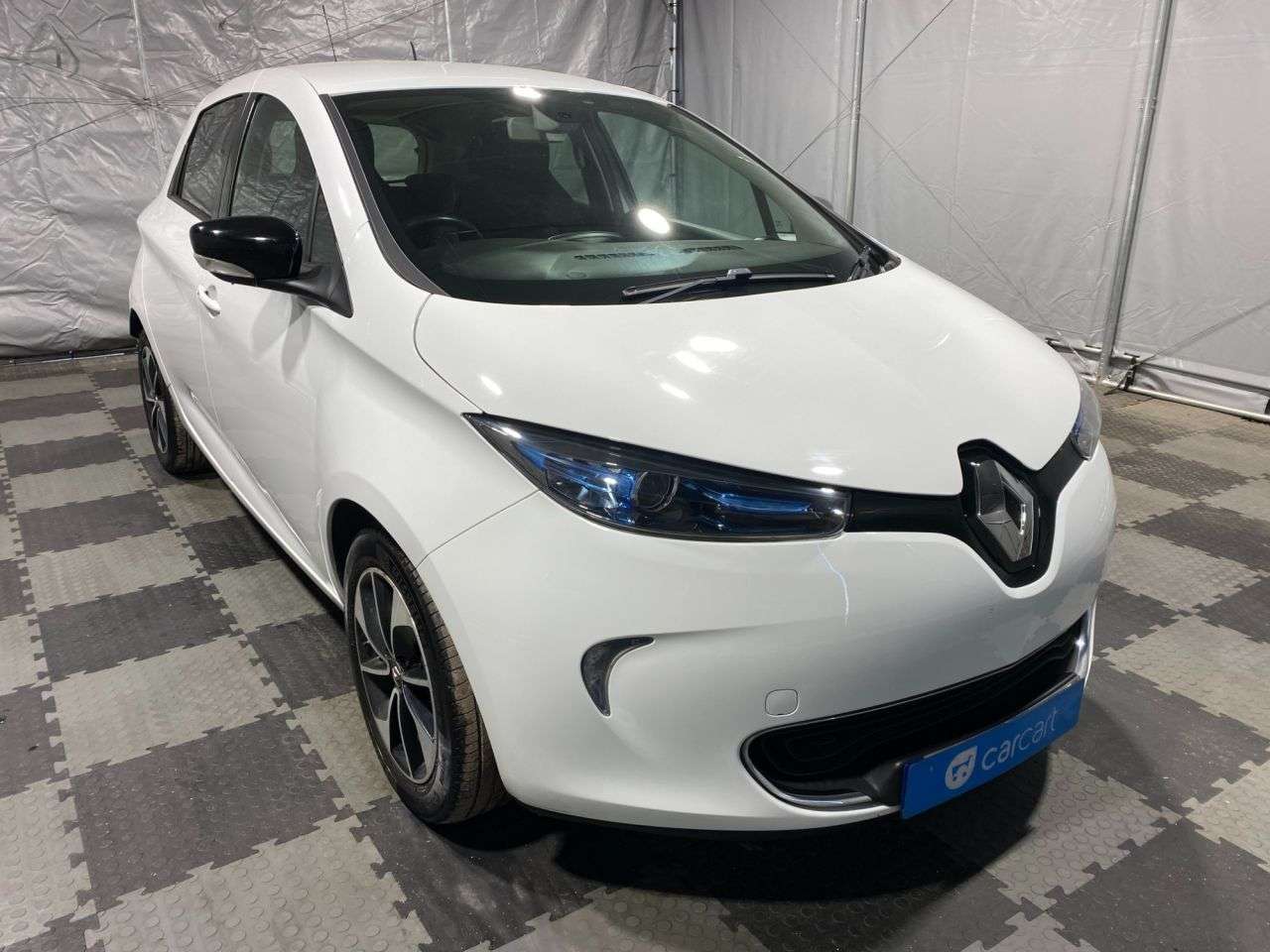 A 2018 RENAULT ZOE R90 41kWh Dynamique Nav Hatchback 5dr Electric Auto (Battery Lease) (92 bhp A 2018 RENAULT ZOE R90 41kWh Dynamique Nav Hatchback 5dr Electric Auto (Battery Lease) (92 bhp