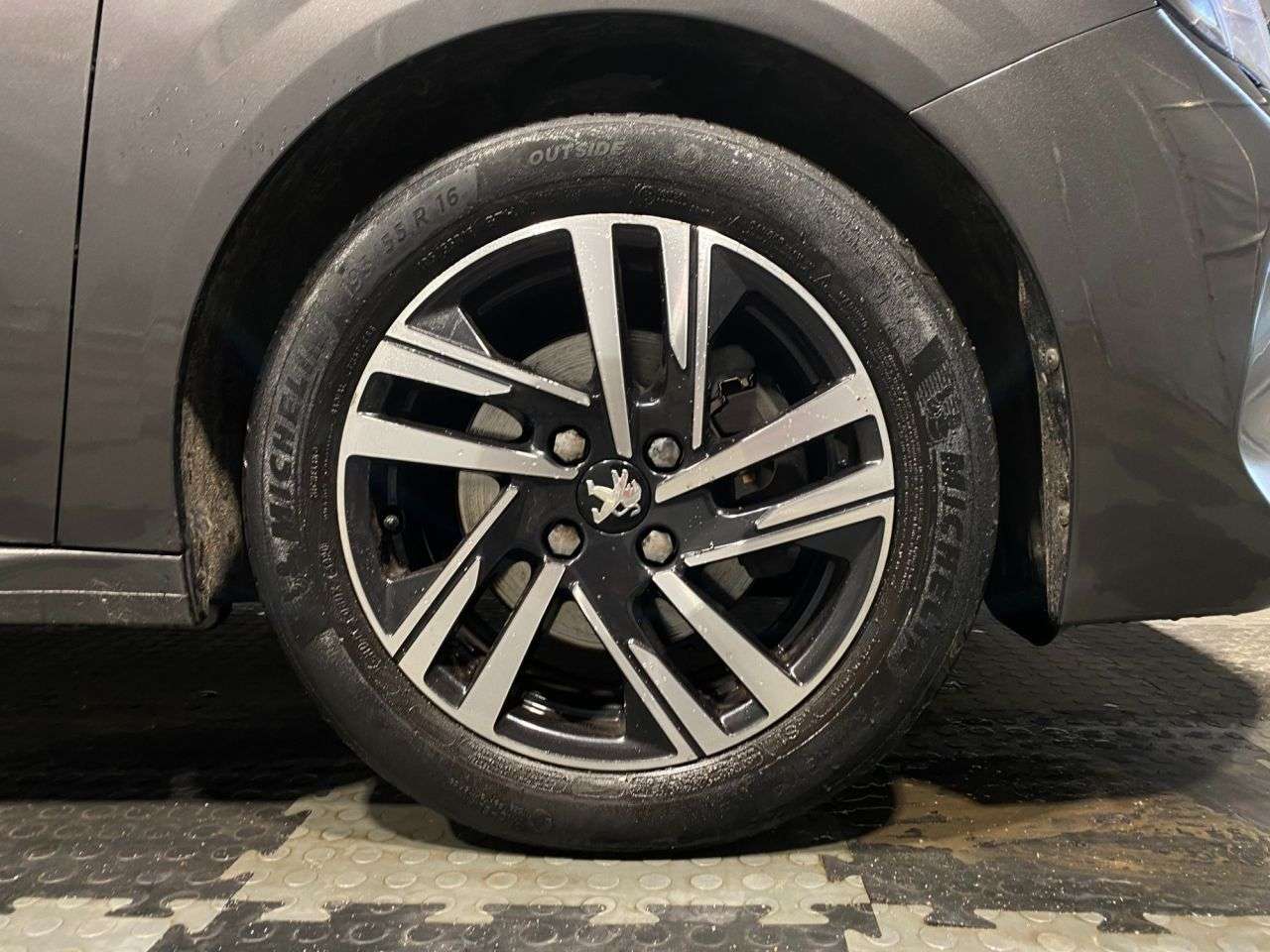 2021 PEUGEOT 208 2021 PEUGEOT 208