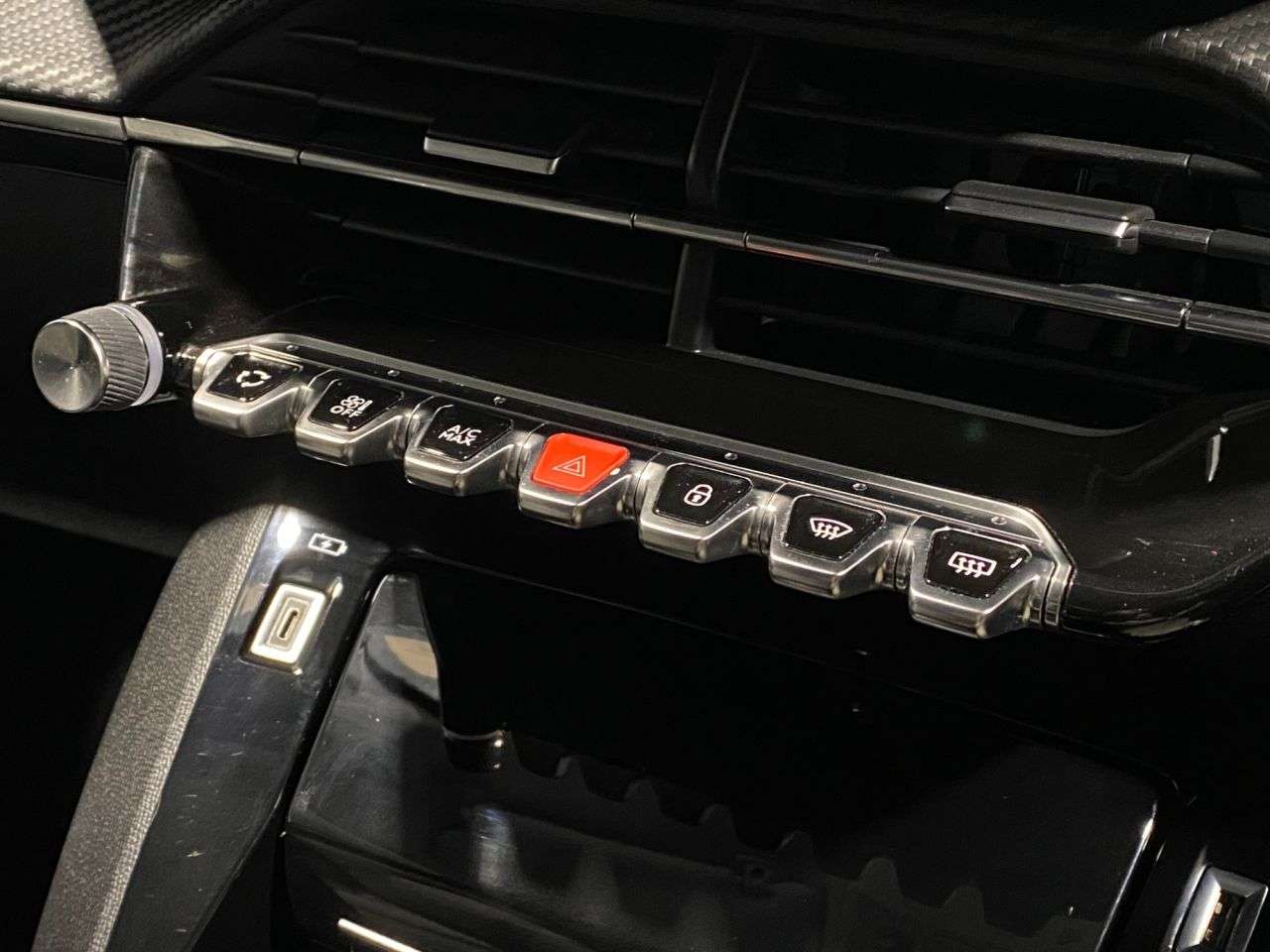 2021 PEUGEOT 208 2021 PEUGEOT 208