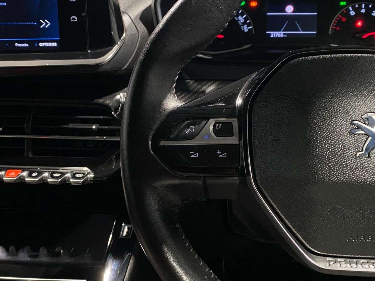 2021 PEUGEOT 208 2021 PEUGEOT 208