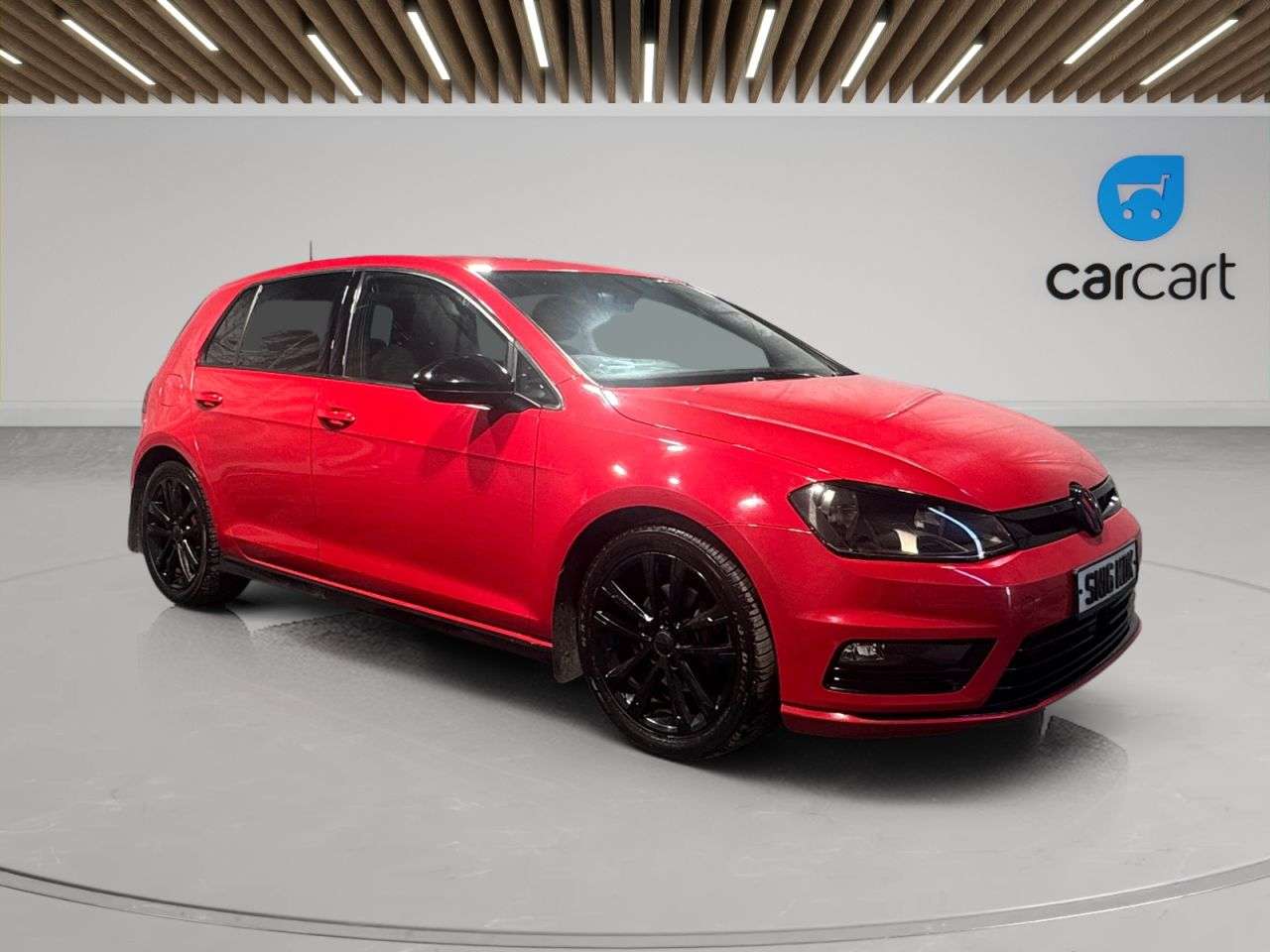 A 2016 VOLKSWAGEN GOLF 2.0 TDI BlueMotion Tech R-Line Hatchback 5dr Diesel Manual Euro 6 (s/s) (15 A 2016 VOLKSWAGEN GOLF 2.0 TDI BlueMotion Tech R-Line Hatchback 5dr Diesel Manual Euro 6 (s/s) (15