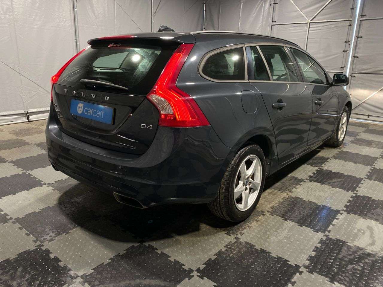2016 VOLVO V60 2016 VOLVO V60
