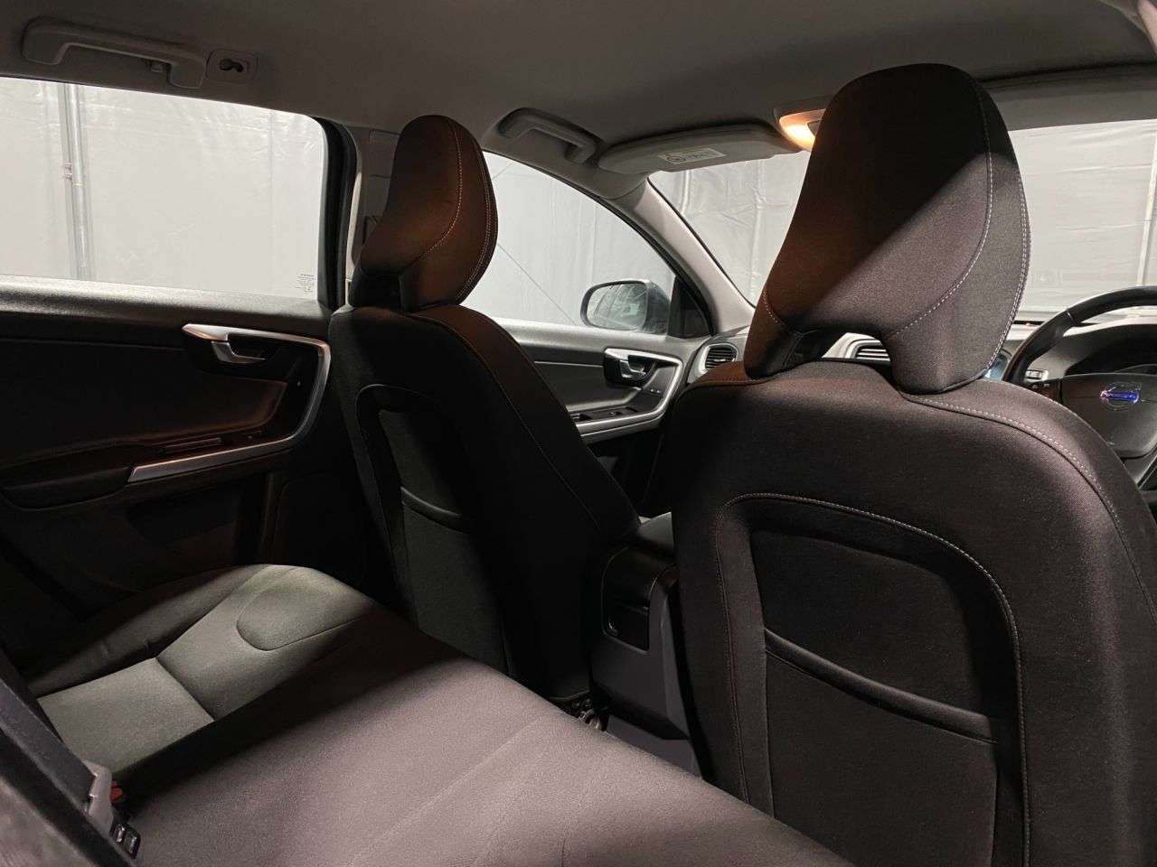 2016 VOLVO V60 2016 VOLVO V60