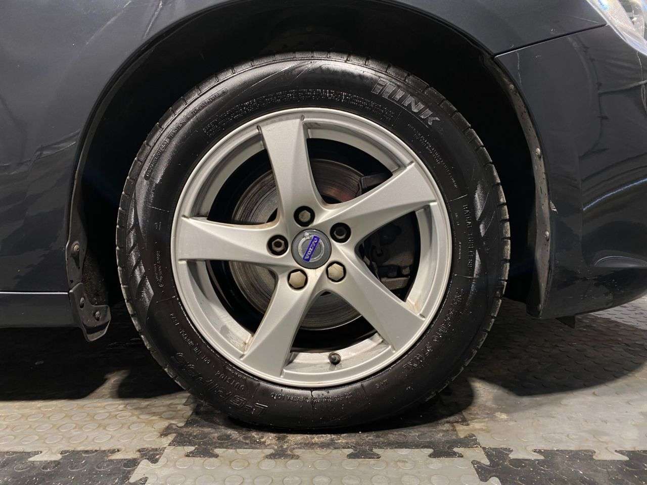 2016 VOLVO V60 2016 VOLVO V60