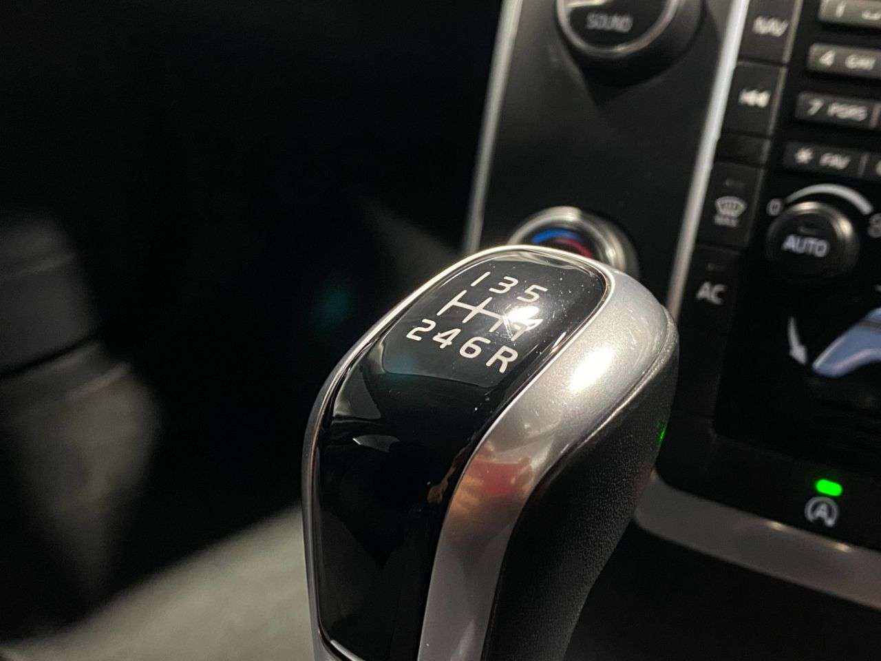 2016 VOLVO V60 2016 VOLVO V60