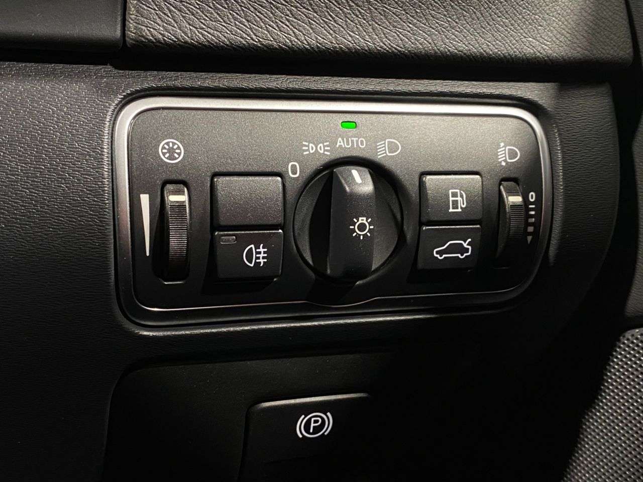 2016 VOLVO V60 2016 VOLVO V60