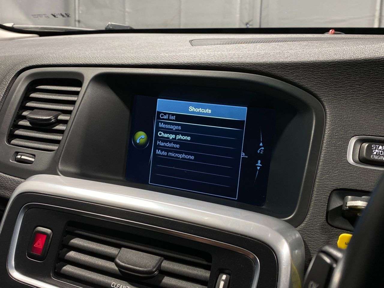 2016 VOLVO V60 2016 VOLVO V60