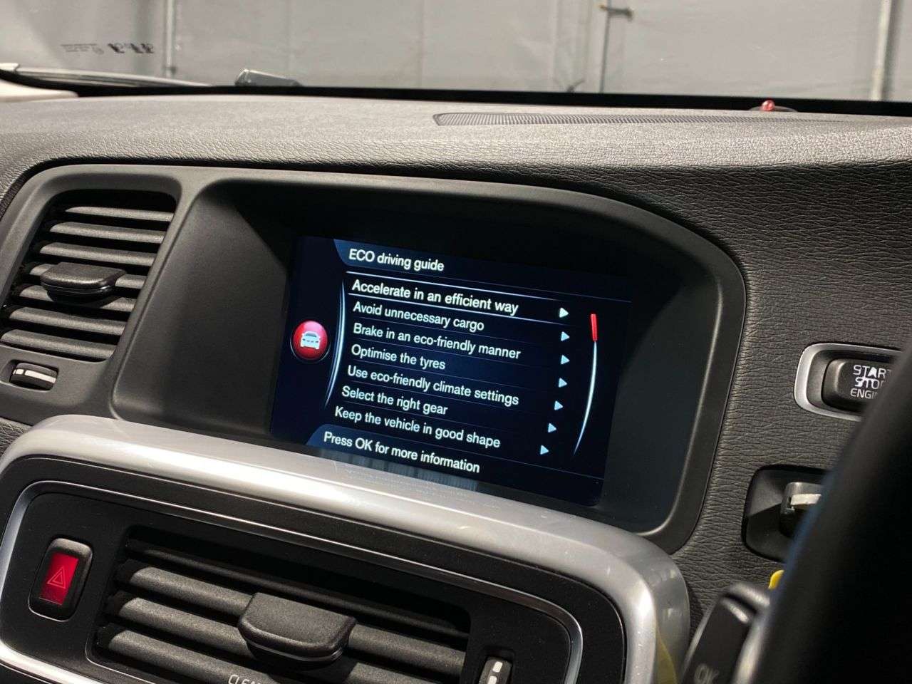 2016 VOLVO V60 2016 VOLVO V60