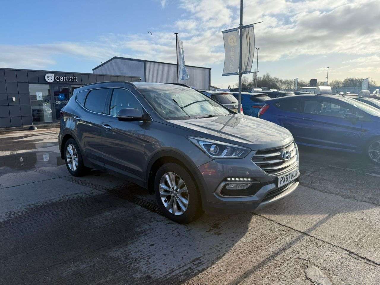 A 2017 HYUNDAI SANTA FE 2.2 CRDi Blue Drive Premium SUV 5dr Diesel Manual 4WD Euro 6 (s/s) (200 ps) A 2017 HYUNDAI SANTA FE 2.2 CRDi Blue Drive Premium SUV 5dr Diesel Manual 4WD Euro 6 (s/s) (200 ps)
