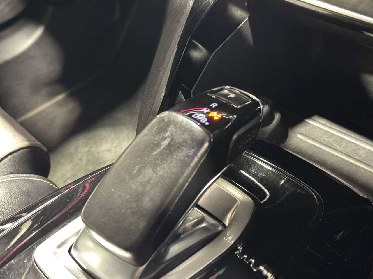 2021 PEUGEOT E-2008 2021 PEUGEOT E-2008