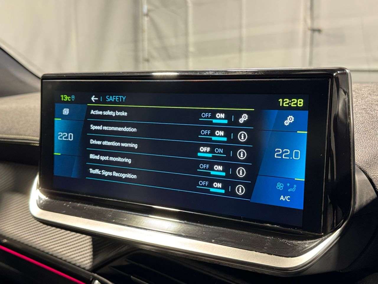 2021 PEUGEOT E-2008 2021 PEUGEOT E-2008