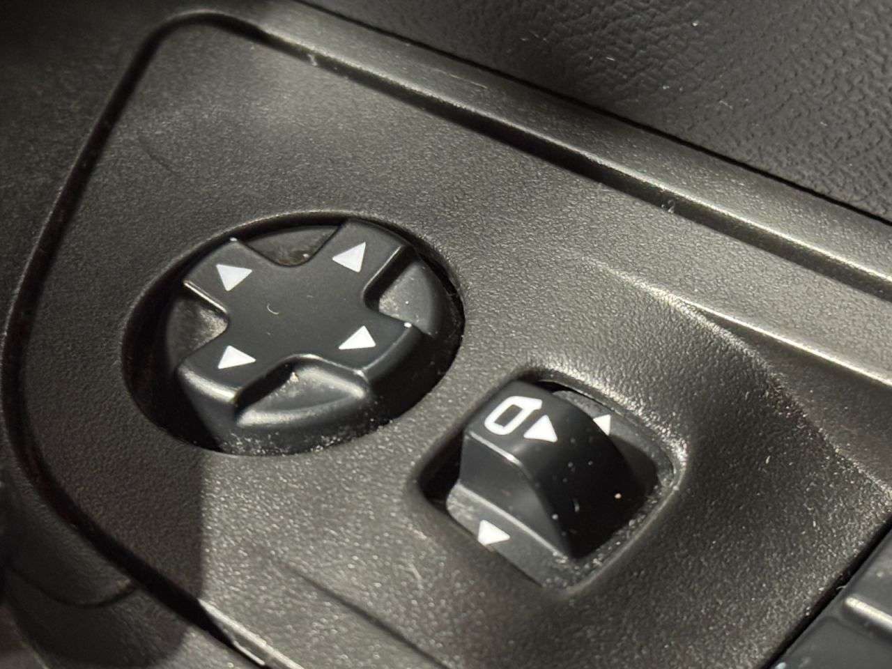 2021 PEUGEOT E-2008 2021 PEUGEOT E-2008