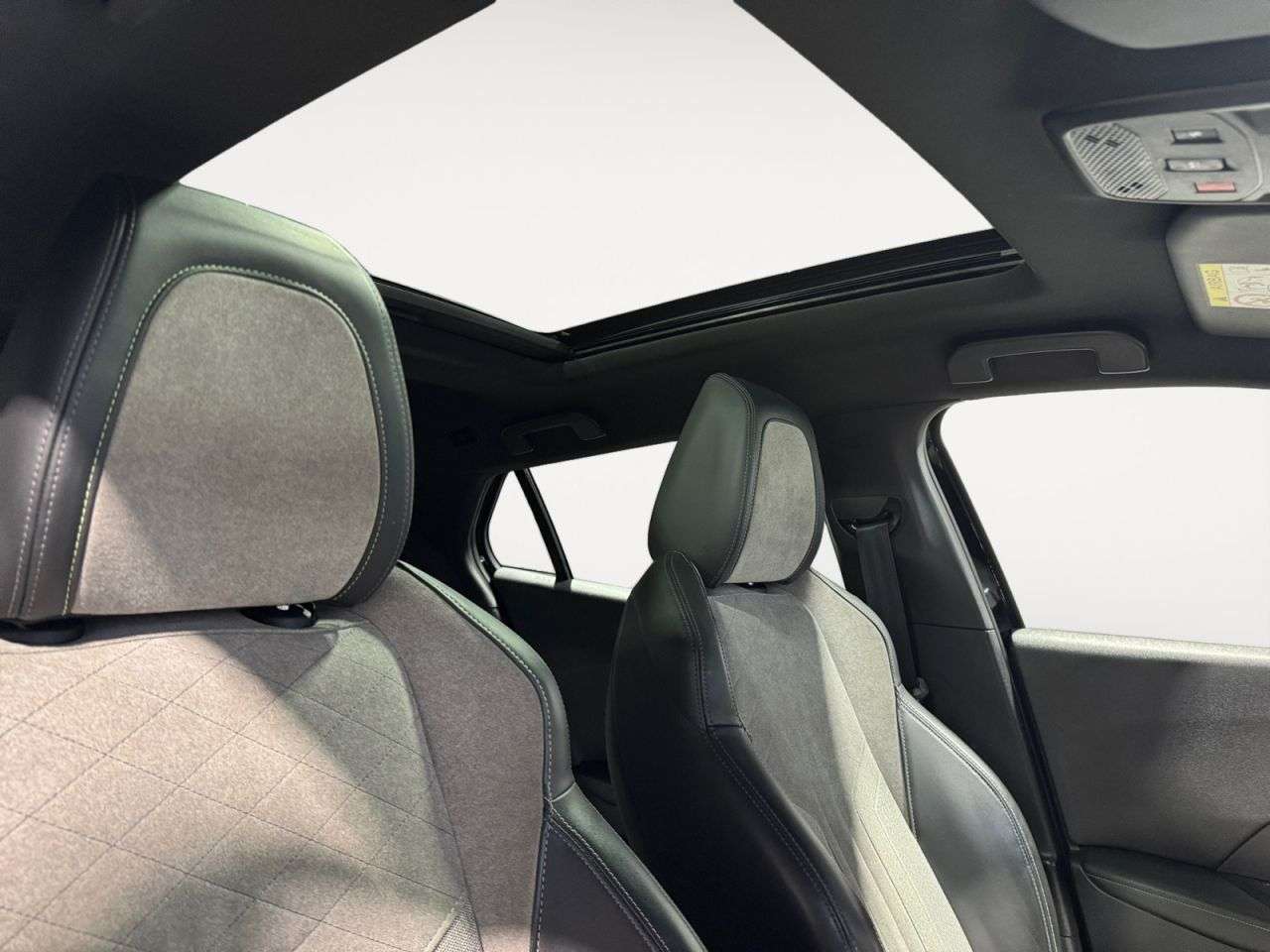 2021 PEUGEOT E-2008 2021 PEUGEOT E-2008