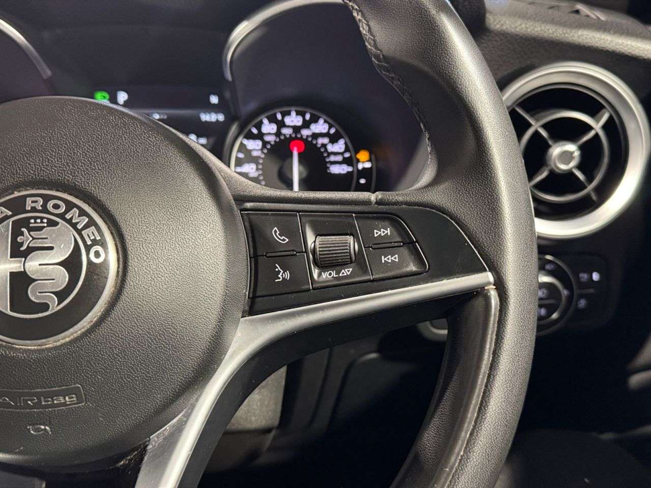 2019 ALFA ROMEO STELVIO 2019 ALFA ROMEO STELVIO