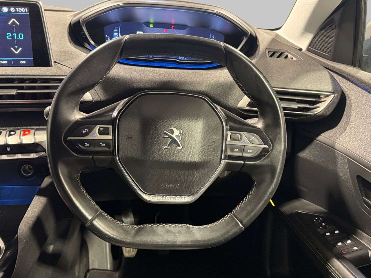 2019 PEUGEOT 3008 2019 PEUGEOT 3008