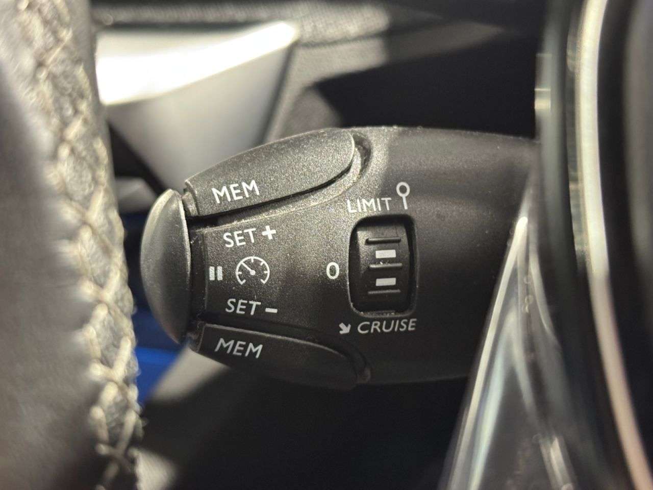 2019 PEUGEOT 3008 2019 PEUGEOT 3008