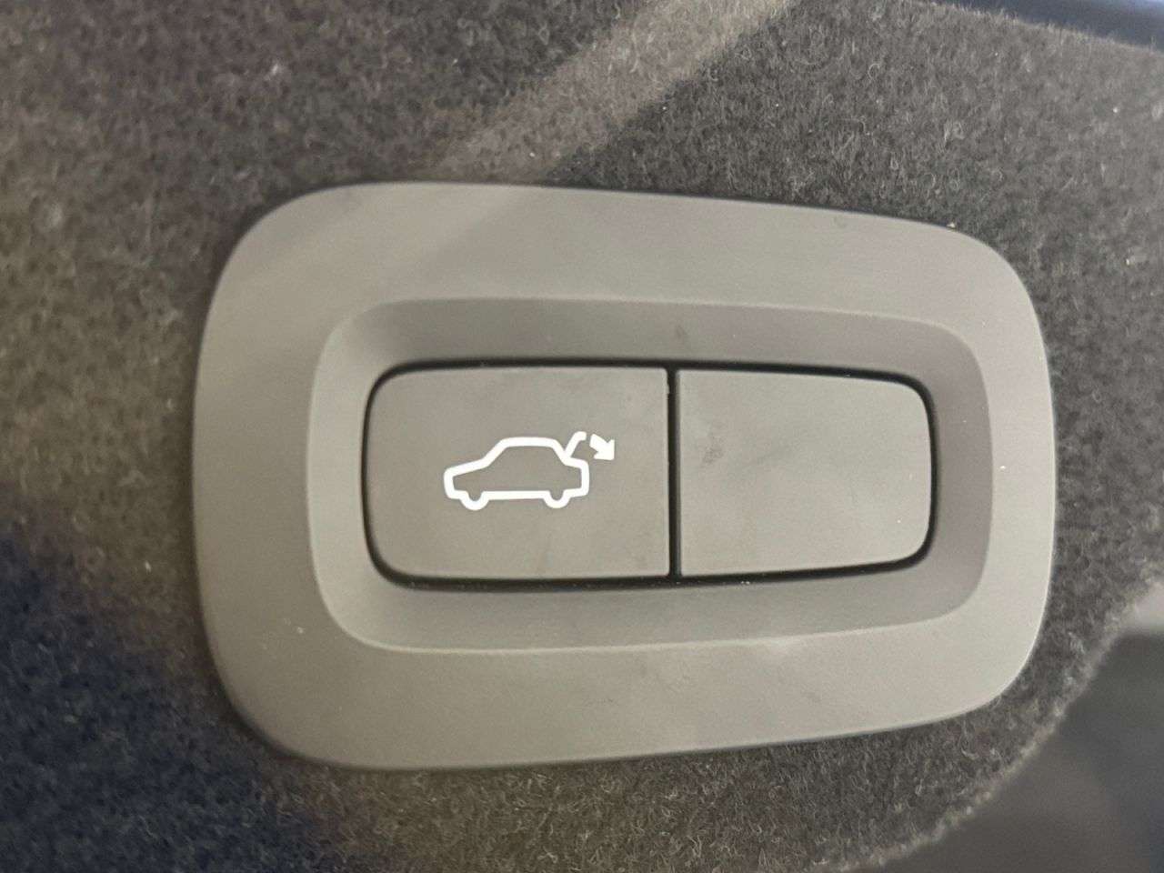 2018 VOLVO S90 2018 VOLVO S90