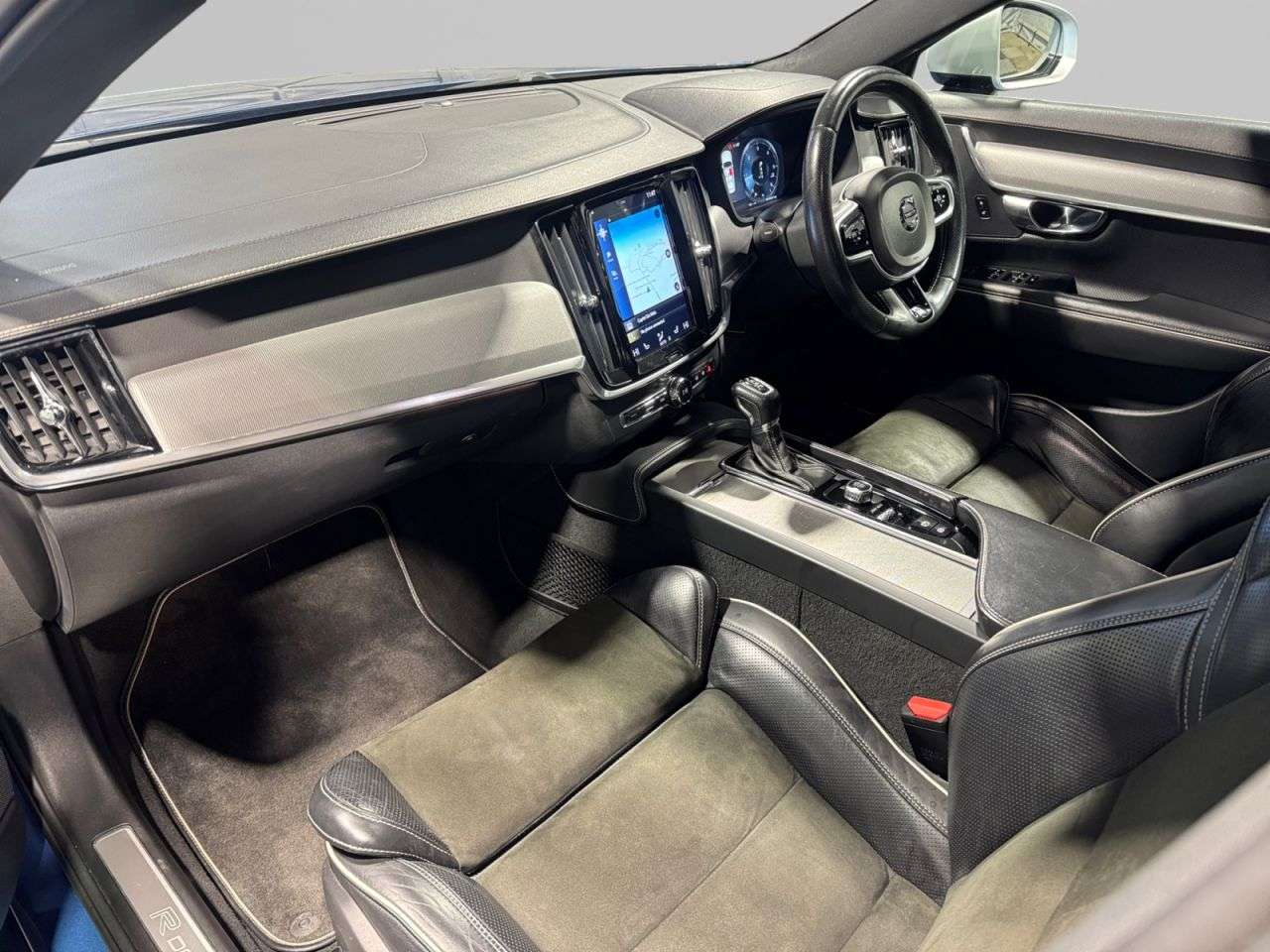 2018 VOLVO S90 2018 VOLVO S90