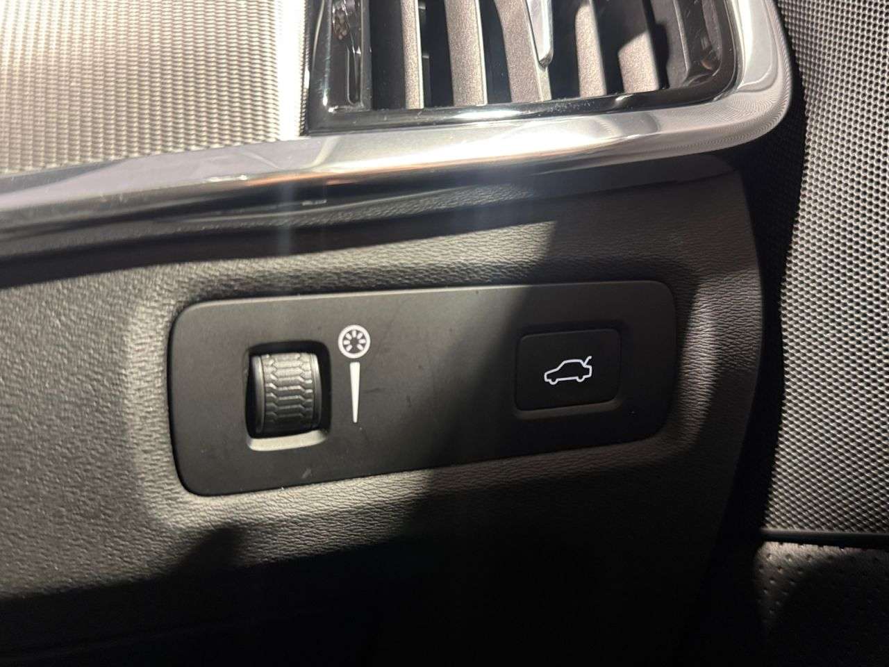 2018 VOLVO S90 2018 VOLVO S90