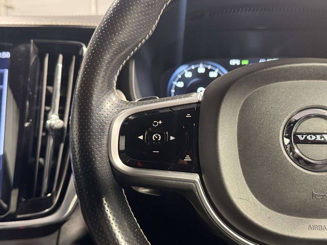 2018 VOLVO S90 2018 VOLVO S90