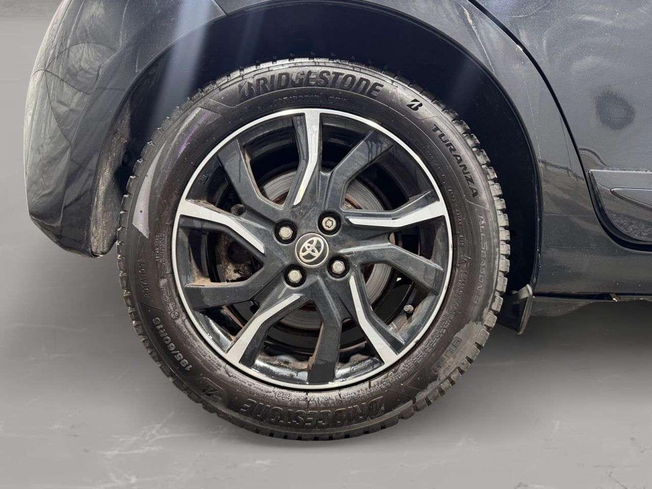 2017 TOYOTA YARIS 2017 TOYOTA YARIS