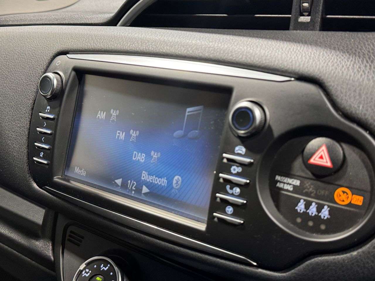 2017 TOYOTA YARIS 2017 TOYOTA YARIS