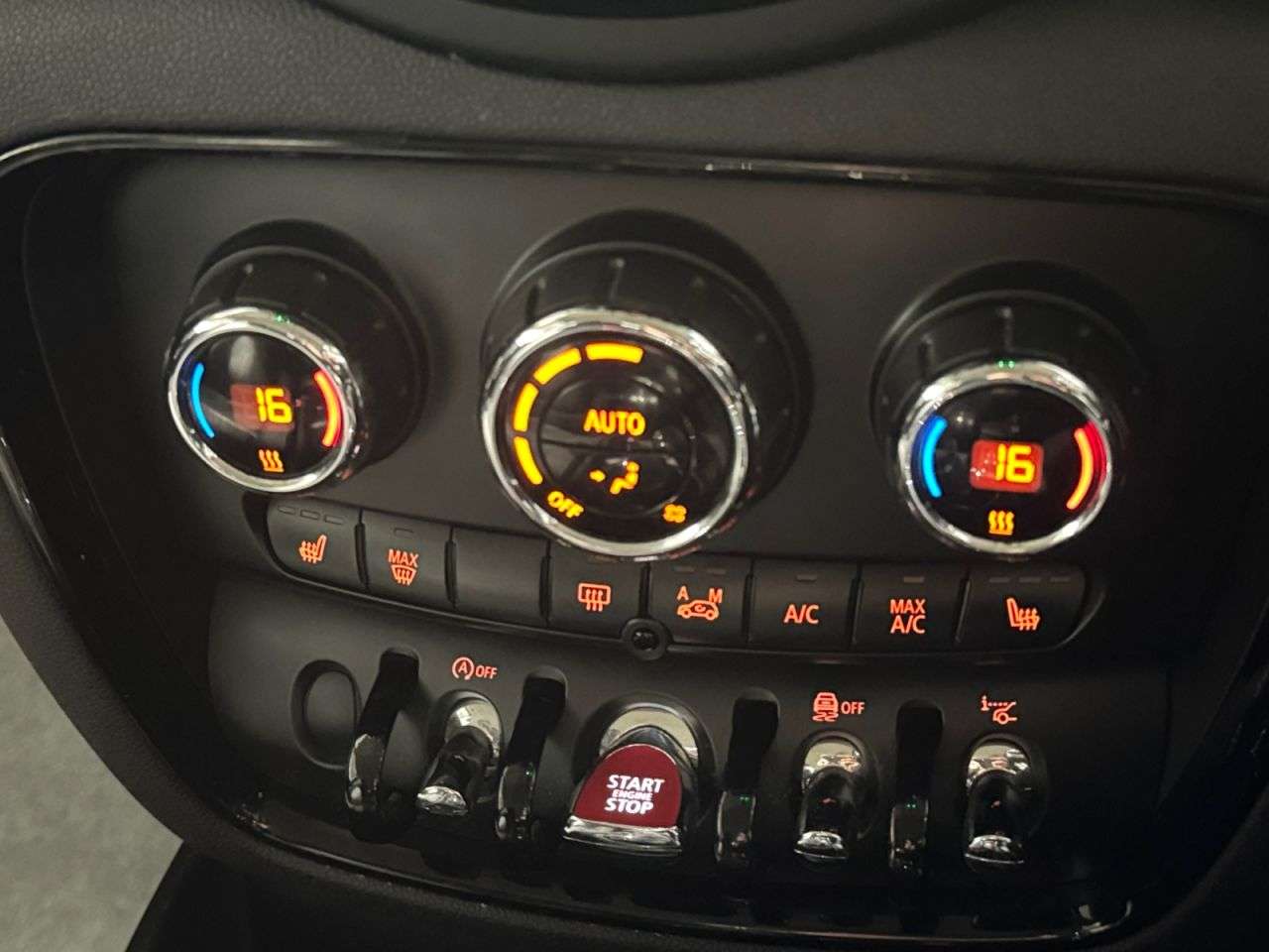 2016 MINI CLUBMAN 2016 MINI CLUBMAN