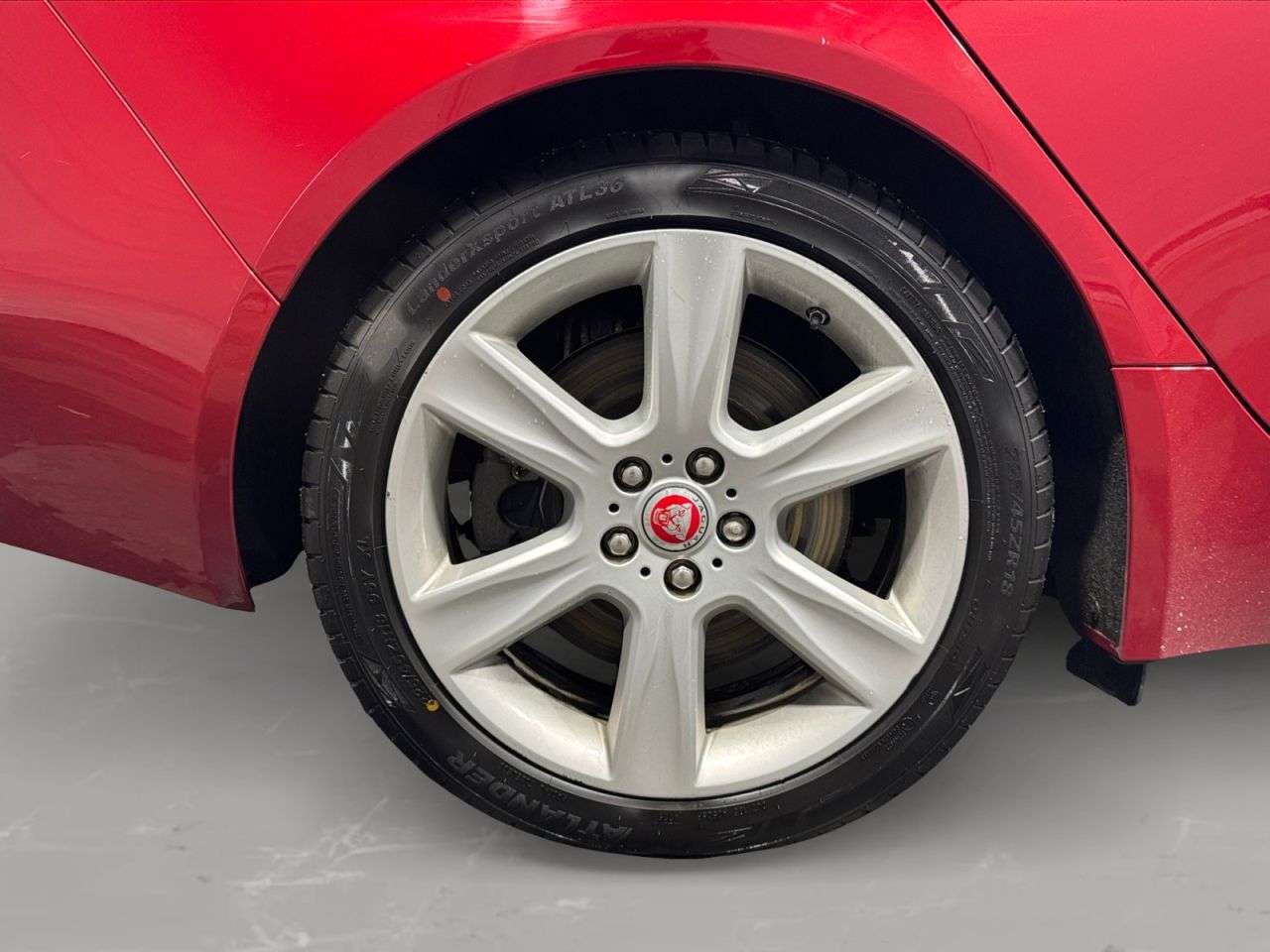 2019 JAGUAR XE 2019 JAGUAR XE