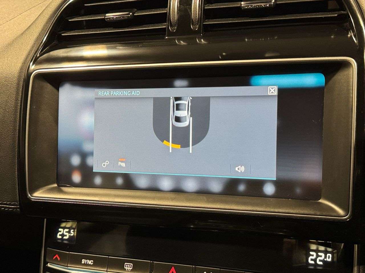 2019 JAGUAR XE 2019 JAGUAR XE