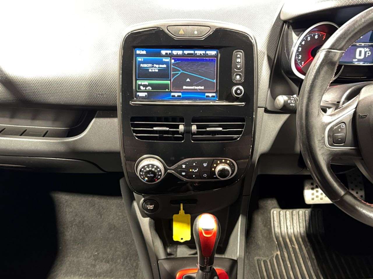 2015 RENAULT CLIO 2015 RENAULT CLIO