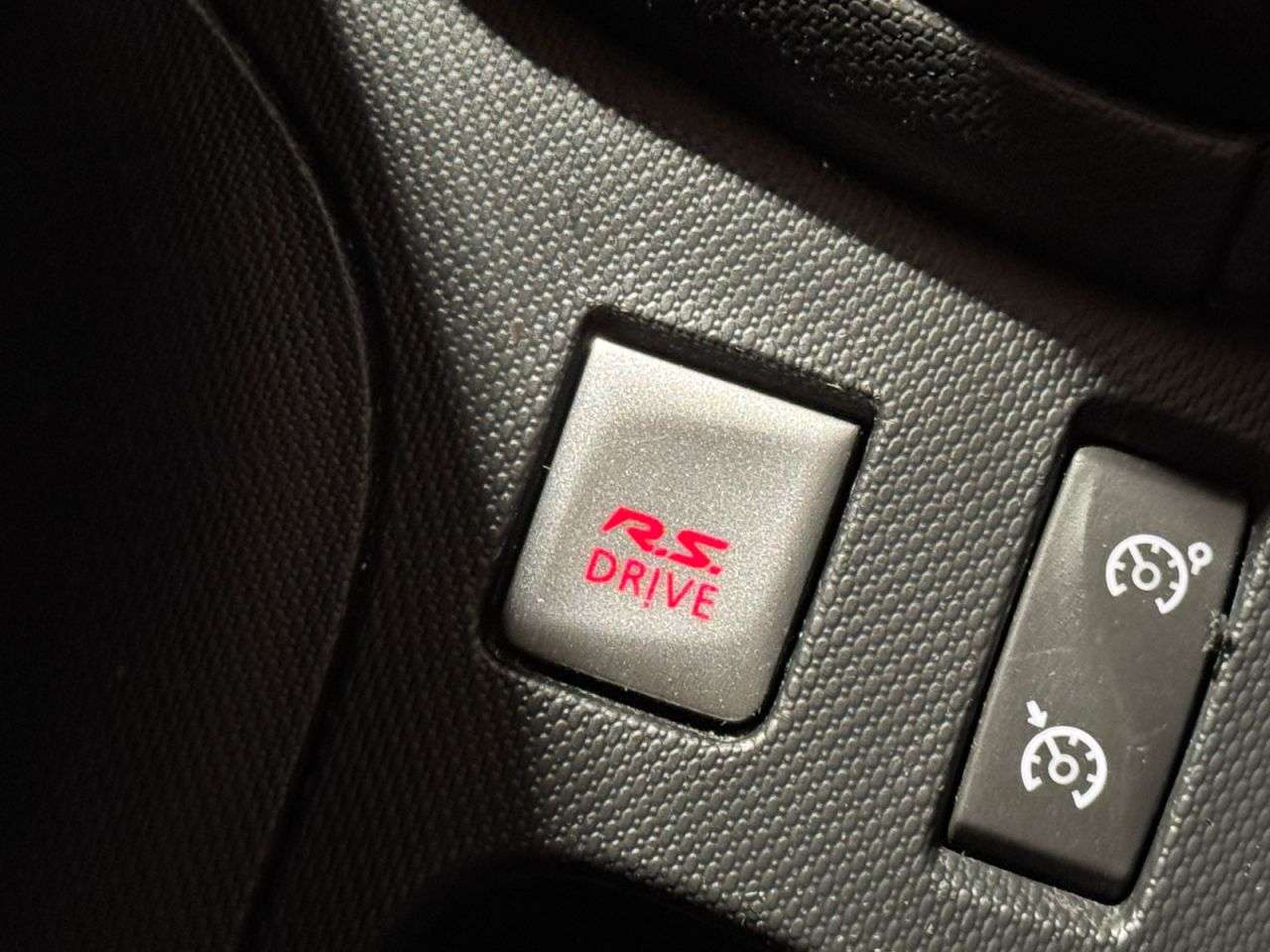 2015 RENAULT CLIO 2015 RENAULT CLIO