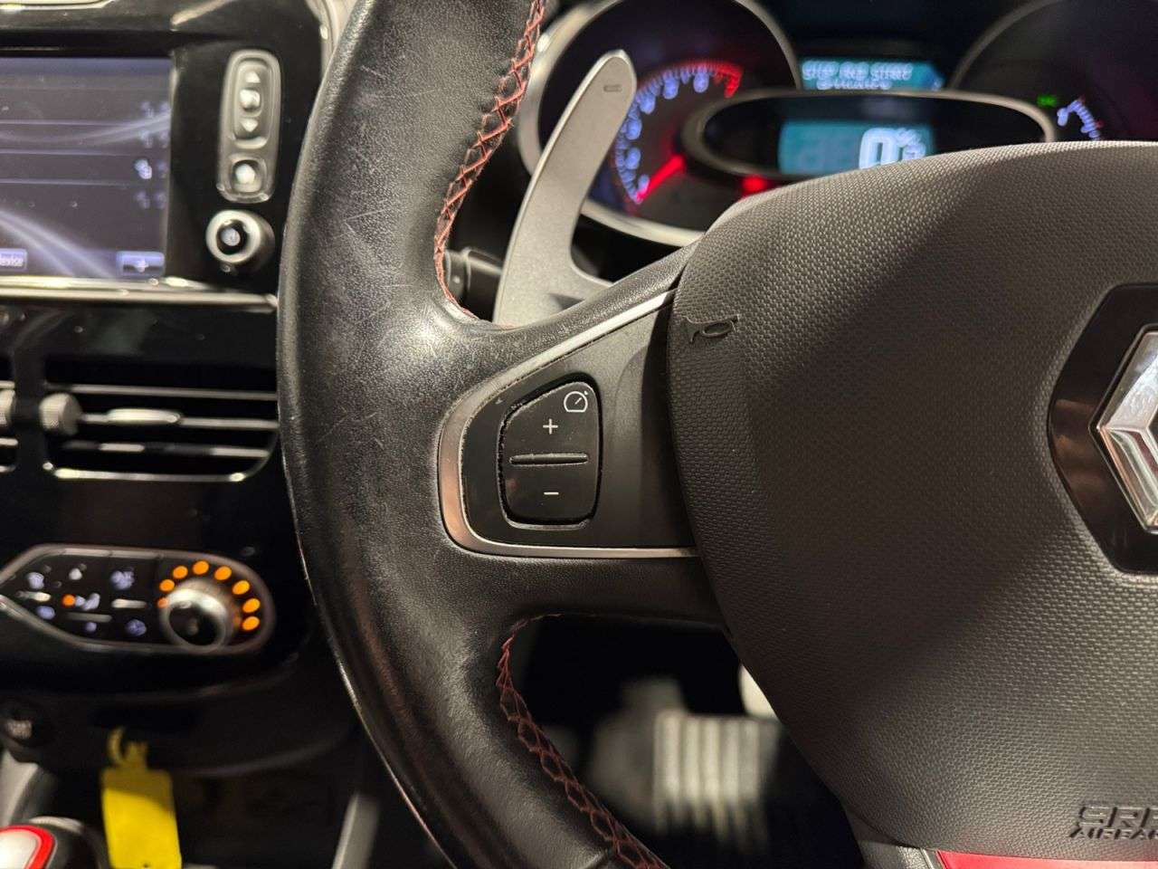 2015 RENAULT CLIO 2015 RENAULT CLIO