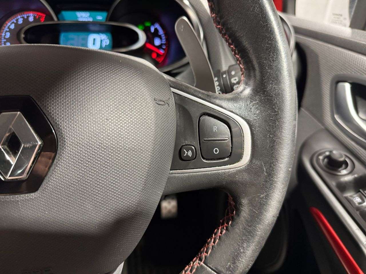 2015 RENAULT CLIO 2015 RENAULT CLIO