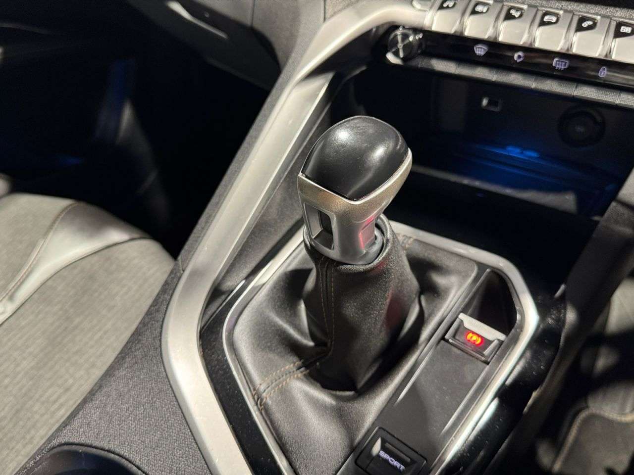 2018 PEUGEOT 3008 2018 PEUGEOT 3008