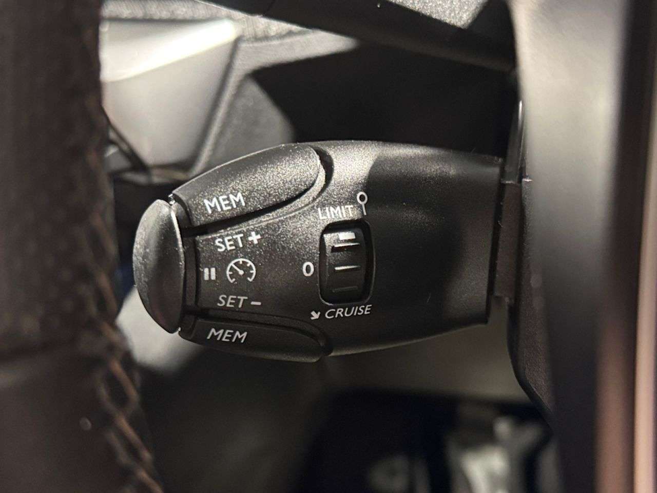 2018 PEUGEOT 3008 2018 PEUGEOT 3008